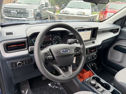 Certified 2023 Ford Maverick XLT FWD image 13