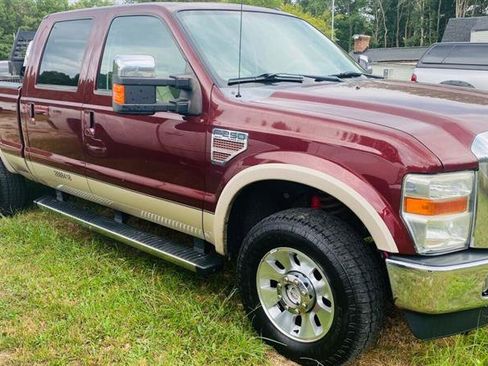 Used 2010 Ford F250 Lariat image 6