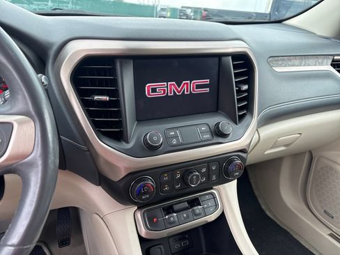 Used 2020 GMC Acadia Denali w/ Technology Package FWD image 13