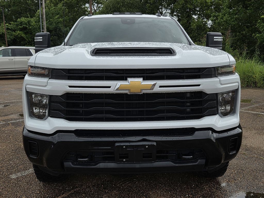 Used 2024 Chevrolet Silverado 2500 Custom w/ Custom Value Package AWD/4WD image 2