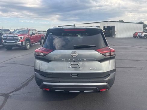 Used 2023 Nissan Rogue SL w/ SL Premium Package image 4