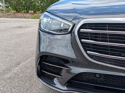 Used 2024 Mercedes-Benz S 580 4MATIC Sedan w/ AMG Line image 9