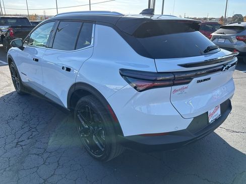 New 2026 Chevrolet Equinox EV LT w/ LPO, Blackout Package FWD image 7