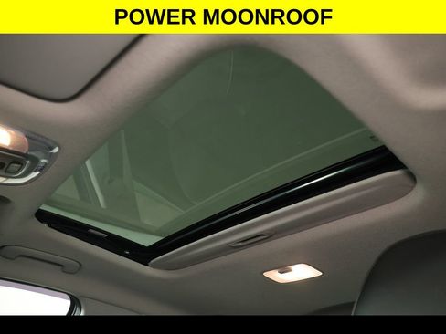 Used 2023 Hyundai Elantra Limited FWD image 3