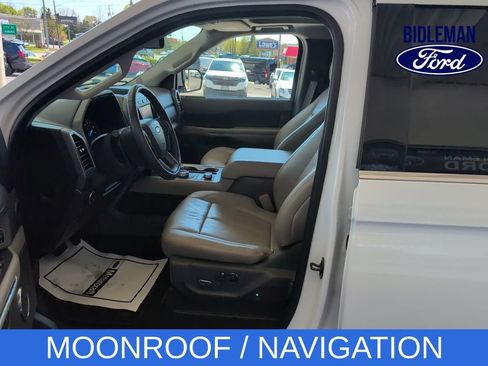 Used 2019 Ford Expedition XLT w/ Equipment Group 202A AWD/4WD image 12