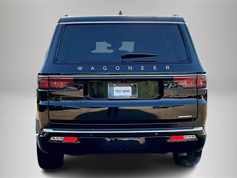 Used 2024 Jeep Wagoneer Series III image 6