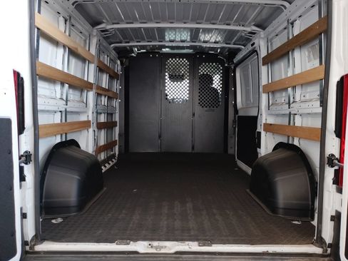 Used 2025 RAM ProMaster 2500 w/ U-Haul Equipment Group FWD image 18