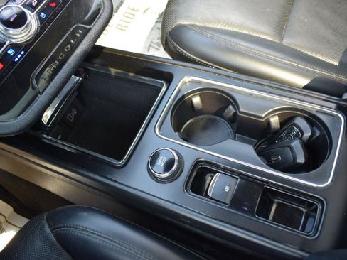 Used 2020 Lincoln Corsair FWD w/ Premium Package image 29