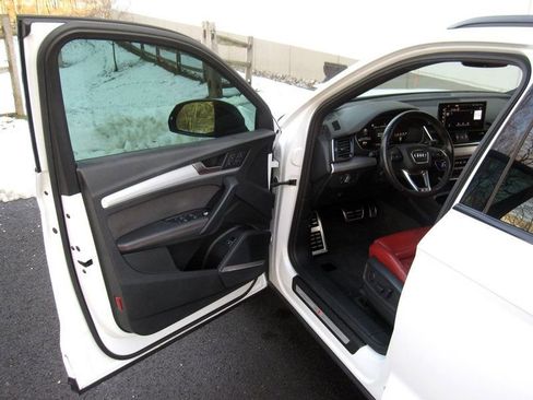 Used 2021 Audi SQ5 Premium Plus w/ Premium Plus Package image 16