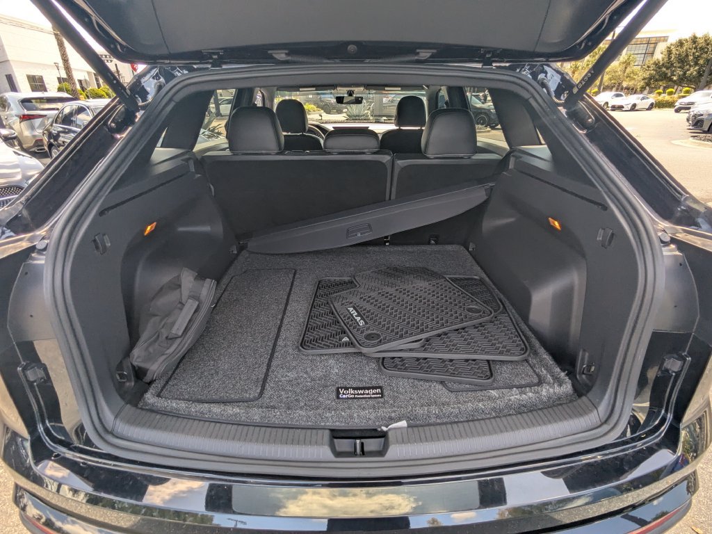 Used 2023 Volkswagen Atlas Cross Sport SE FWD image 25