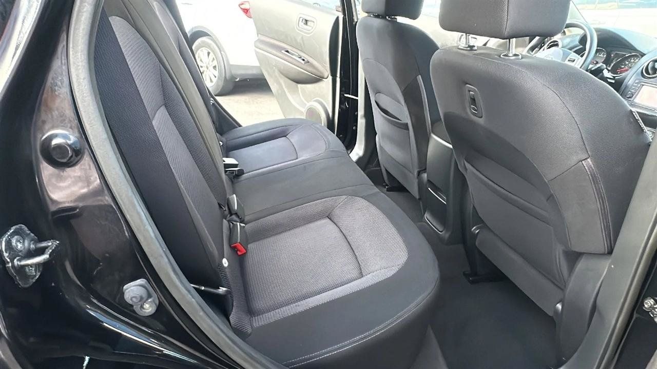 Used 2012 Nissan Rogue SV w/ Premium Pkg AWD/4WD image 28