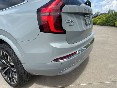 Certified 2025 Volvo XC90 B6 Plus AWD/4WD image 18