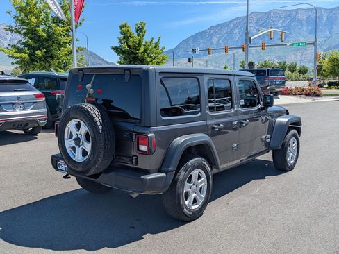 Used 2018 Jeep Wrangler Unlimited Sport S AWD/4WD image 3