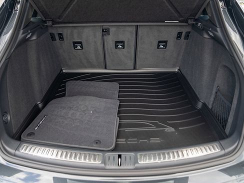 Certified 2026 Porsche Macan AWD/4WD image 27