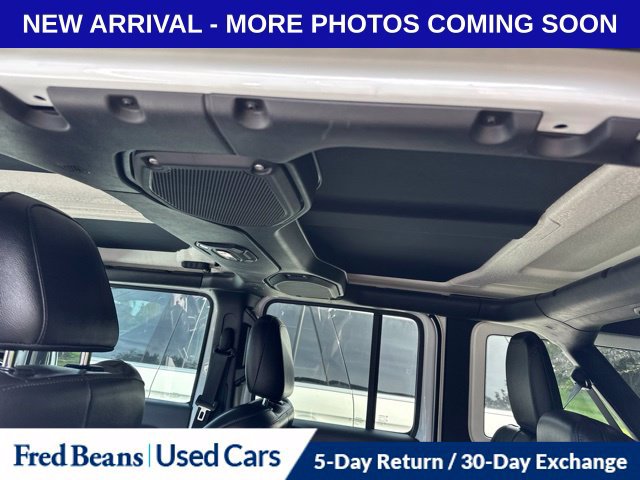 Used 2018 Jeep Wrangler Unlimited Sahara w/ Dual Top Group AWD/4WD image 12