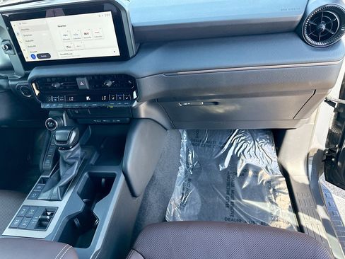 Used 2024 Toyota Land Cruiser image 18