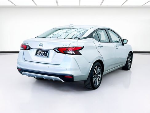 Used 2023 Nissan Versa SV image 4