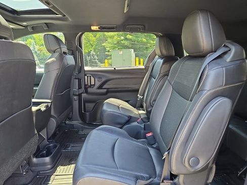 Used 2025 Toyota Sienna XLE Woodland Edition AWD/4WD image 10
