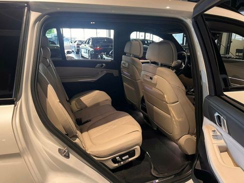 Used 2022 BMW X7 xDrive40i w/ M Sport Package AWD/4WD image 27