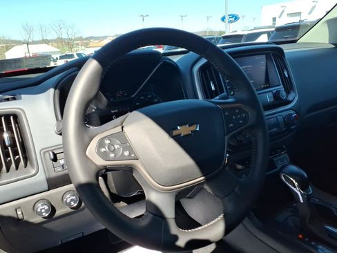 Used 2022 Chevrolet Colorado Z71 AWD/4WD image 8