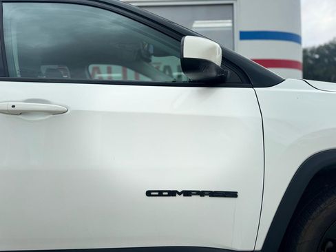 Used 2018 Jeep Compass Latitude w/ Popular Equipment Group AWD/4WD image 24