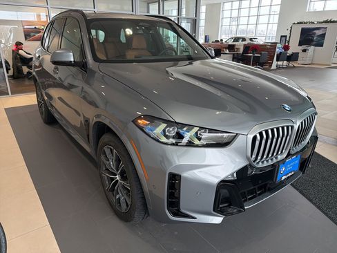 Used 2026 BMW X5 xDrive40i w/ M Sport Package image 19