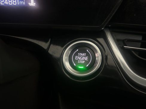 Used 2024 Chevrolet Trax ACTIV w/ Sunroof Package image 57