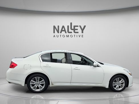 Used 2011 INFINITI G37 x w/ Premium Pkg image 6