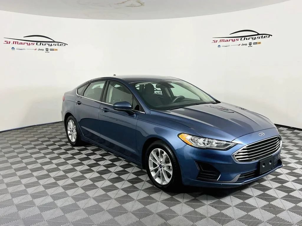 Used 2019 Ford Fusion SE FWD image 1