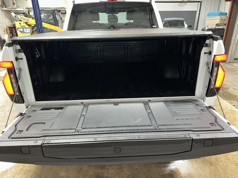 Used 2025 Ford F150 Lightning Flash image 21