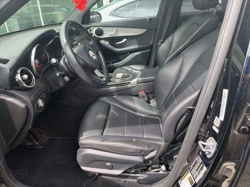 Used 2019 Mercedes-Benz GLC 300 image 5