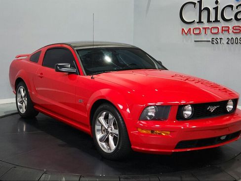 Used 2006 Ford Mustang GT RWD image 2