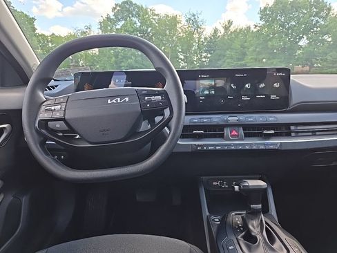 Certified 2025 Kia K4 FWD image 35