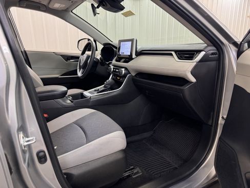 Used 2023 Toyota RAV4 XLE image 28