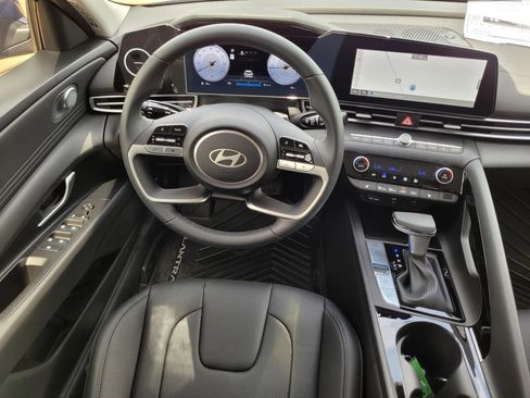 New 2026 Hyundai Elantra Limited FWD image 18