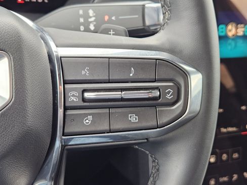 Used 2025 GMC Acadia Elevation image 27