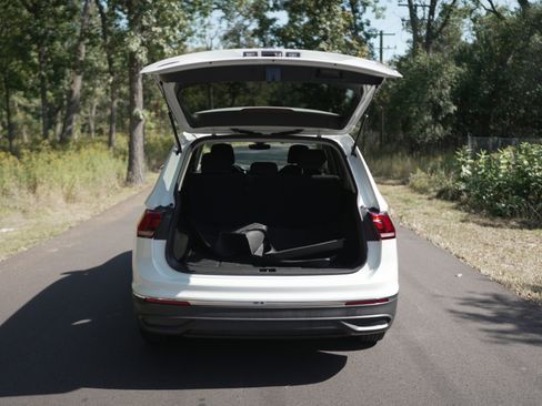 Used 2024 Volkswagen Tiguan S image 7