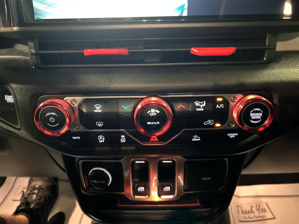Used 2024 Jeep Wrangler Sport AWD/4WD image 19