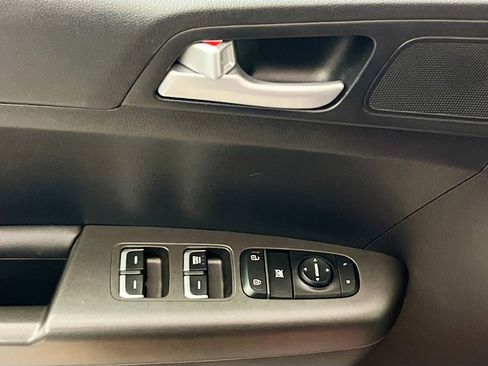 Used 2021 Kia Sportage LX image 14