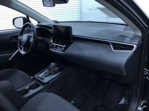 Used 2026 Toyota Corolla Cross LE FWD image 24