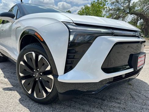 New 2025 Chevrolet Blazer EV RS RWD image 13