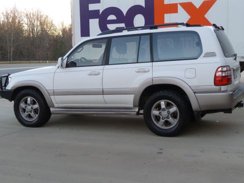 Used 2003 Toyota Land Cruiser image 3