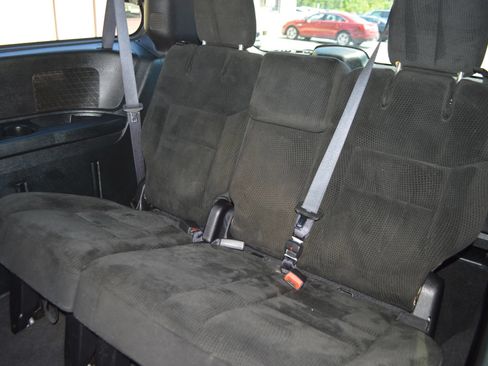 Used 2016 Dodge Grand Caravan SXT w/ UConnect Hands-Free Group FWD image 18