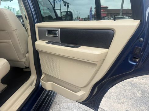 Used 2017 Ford Expedition XLT AWD/4WD image 22