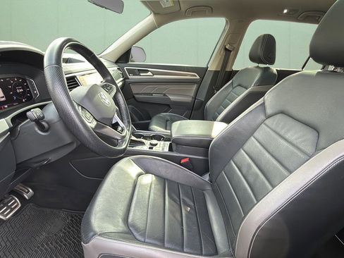 Used 2022 Volkswagen Atlas SEL Premium image 19