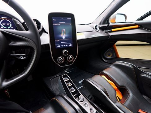 Used 2019 McLaren Senna image 65