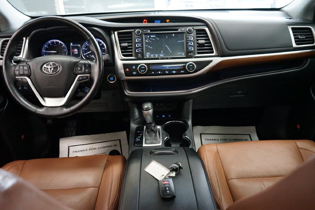 Used 2018 Toyota Highlander Limited Platinum AWD/4WD image 45