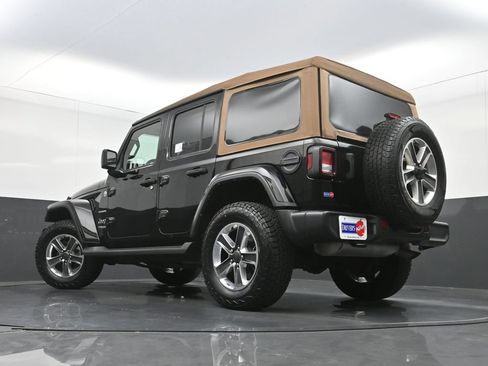 Used 2022 Jeep Wrangler Unlimited Sahara w/ Cold Weather Group AWD/4WD image 26