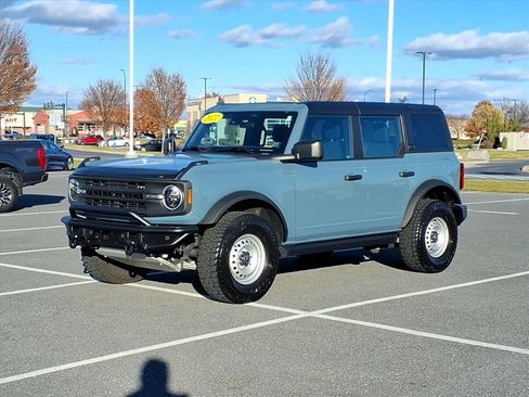 Used 2022 Ford Bronco 4-Door image 1