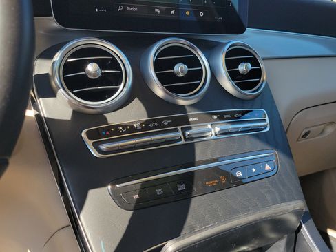 Used 2022 Mercedes-Benz GLC 300 image 31